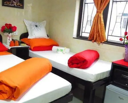 Dhillon Hostel - Reception 10Th Floor Block E Chungking Mansion-3